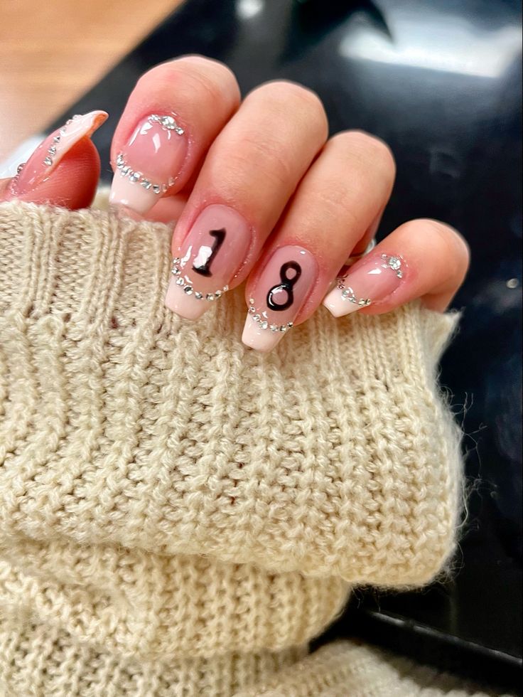 November Birthday Nails Ideas, Birthday Nails With Number 15, B Day Nails Art Ideas, Happy Birthday Nails Designs Art Ideas, Cute 18th Birthday Nails, 13 Nail Design, Birthdays Nails Design, Nail Ideas For 18th Birthday, Birthday Nails 12-13