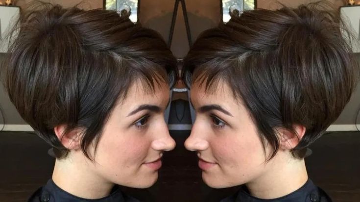 Hairstyles With A Side Part, Short Brown Hairstyle, Brown Short Hairstyles, Bob With Texture, Short Brown Haircuts, Short Brown Hairstyles, Brunette Pixie Cut, Haircuts To Try, Brunette Pixie