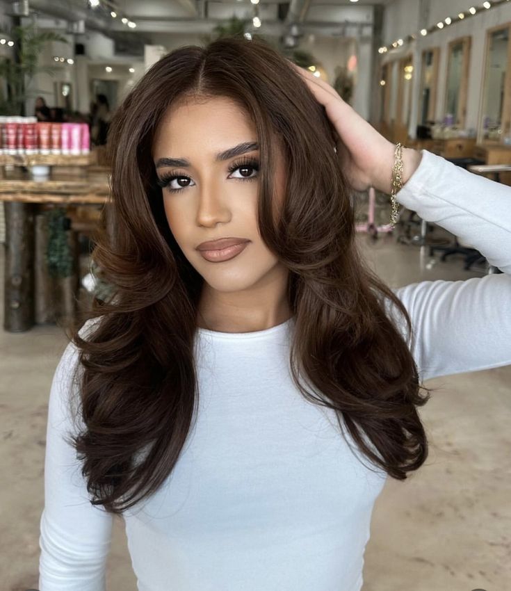 Hair Color Ideas For Spanish Women, Brown Hair Morena Skin, Brown One Color Hair, Long Layered Curled Hairstyles, Chocolate Brown On Black Hair, Different Brown Hair Colors Shades Brunettes, Dark On Top Light On Bottom Hair Brown, Chocolate Hair On Brown Skin, Warm Rich Brunette Hair