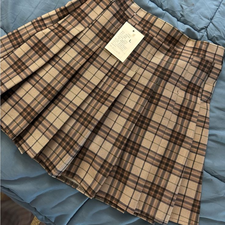 Mini Skirts Size L But Fit A Medium, Never Worn Still Tags On It Trendy Mini Skirt At Affordable Price, Cheap Bottoms With Button Closure Mini Skirt, Cute Plaid Mini Skirt, Cheap Trendy Short Mini Skirt, Cheap Cute Lined Mini Skirt, Cheap Casual Mini Skirt For Club, Cheap Non-stretch Mini Skirt For Fall, Casual Relaxed Mini Skirt At Cheap Price, Cheap Feminine Lined Mini Skirt