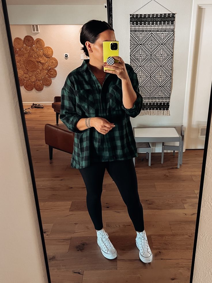 Green And Navy Plaid Shirt Outfits, Green Plaid Outfits For Women, Plaid Shirt With Jeans, Green And Black Plaid Shirt Outfit, Fall Green Outfits Women, Mid Size Flannel Outfit, Style Checkered Shirt, Checked Shirts Women Outfit, Green Buffalo Plaid