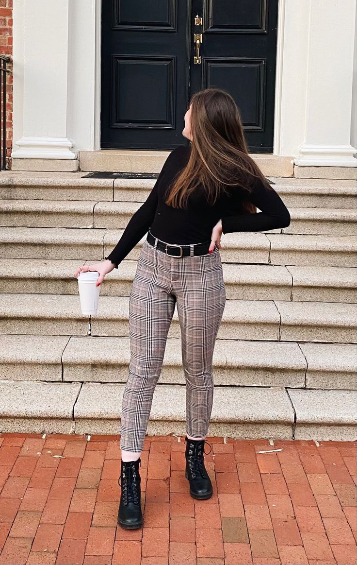 Fitted Plaid Pants Outfit, Business Casual Plaid Pants, Plaid Business Pants, White And Black Plaid Pants Outfit, Plaid Print Pants Outfit, Plaid Trousers Outfit Work, Low Rise Plaid Pants Outfit, Grey Plaid Pants Outfit Work, Business Casual Outfits Plaid Pants