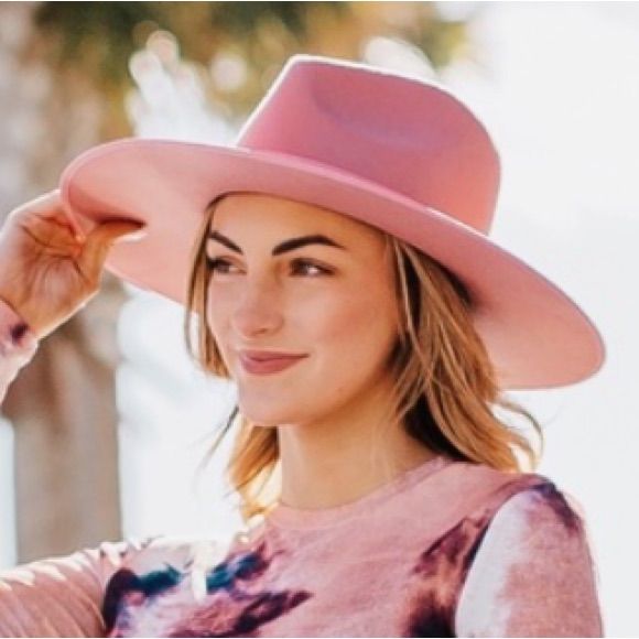 Western Felted Fedora / Rancher Hat Chic, Boho, Pink Felted Wide Brim Hat. Strings Inside Can Be Tied To Create A Custom Fit Circumference 23” Brim 2-3/4” Pink Fedora One Size Fits Most, Adjustable Pink Fedora For Fall, Pink Wide Brim Fedora For Fall, Pink Flat Brim Fedora For Spring, Adjustable Pink Hat For Fall, Spring Fedora With Flat Brim, Trendy Pink Fedora With Flat Brim, Trendy Pink Fedora Sun Hat, Pink Felt Hat For Spring Beach Outings