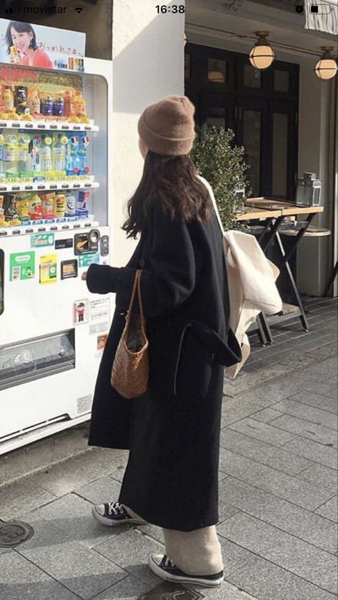 Seoul Outfits, Tokyo Winter Outfit, Japan Outfit Winter, Japanese Winter Fashion, Tokyo Outfits, Japanese Winter, Winter Outfits Street Style, Korean Winter Outfits, Korean Winter