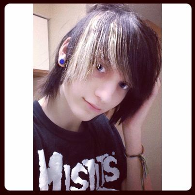 johnnie guilbert, i love you Johnnie Gilbert, Bryan Stars, Shannon Taylor, Band Outfits, Johnnie Guilbert, Mikey Way, Emo Kid, Cute Emo