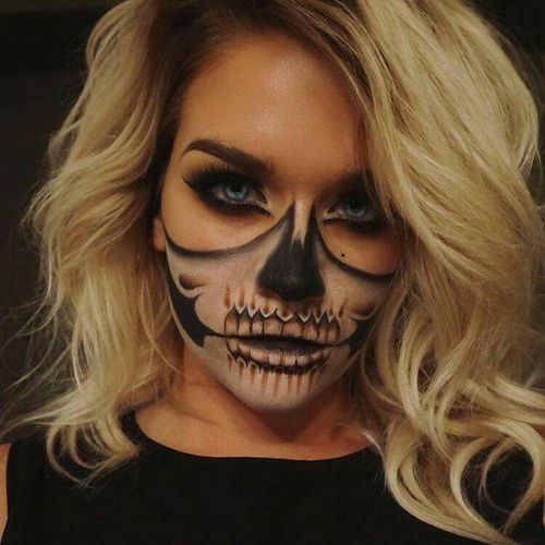 Make Up Diy, Makeup Zombie, Halloween Make-up Looks, Halloweenský Makeup, Half Skull, Cute Halloween Makeup, Skeleton Makeup, Sugar Skull Makeup, Pretty Makeup Looks