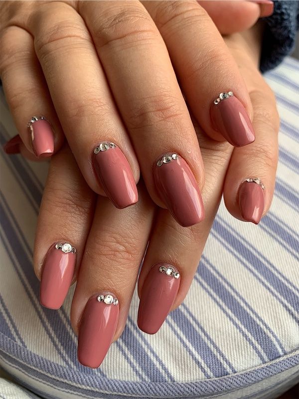 Pink nails with rhinestone art, classy Bling Nail Art, Diamond Nail Art, Nails Brown, Classy Nail Designs, Nails Design With Rhinestones, Pink Nail Art, Blush Nails, Pink Nail Designs, Rhinestone Art