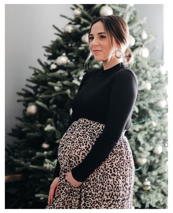 Pictorial Poses, Maturity Outfits, Belly Outfits, Pregnancy Fashion Winter, Fall Maternity Outfits, Casual Maternity Outfits, Maternity Overalls, Winter Maternity Outfits, Trendy Maternity Outfits