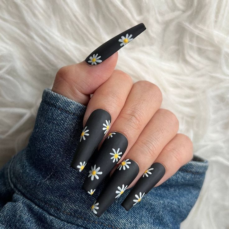 Nail Designs Long Black, Daisy Nails Acrylic, Winter Nails Matte, Nails Daisy, 2023 Nail, Nails Matte, Elegant Nail Designs, Cute Spring Nails, Daisy Nails