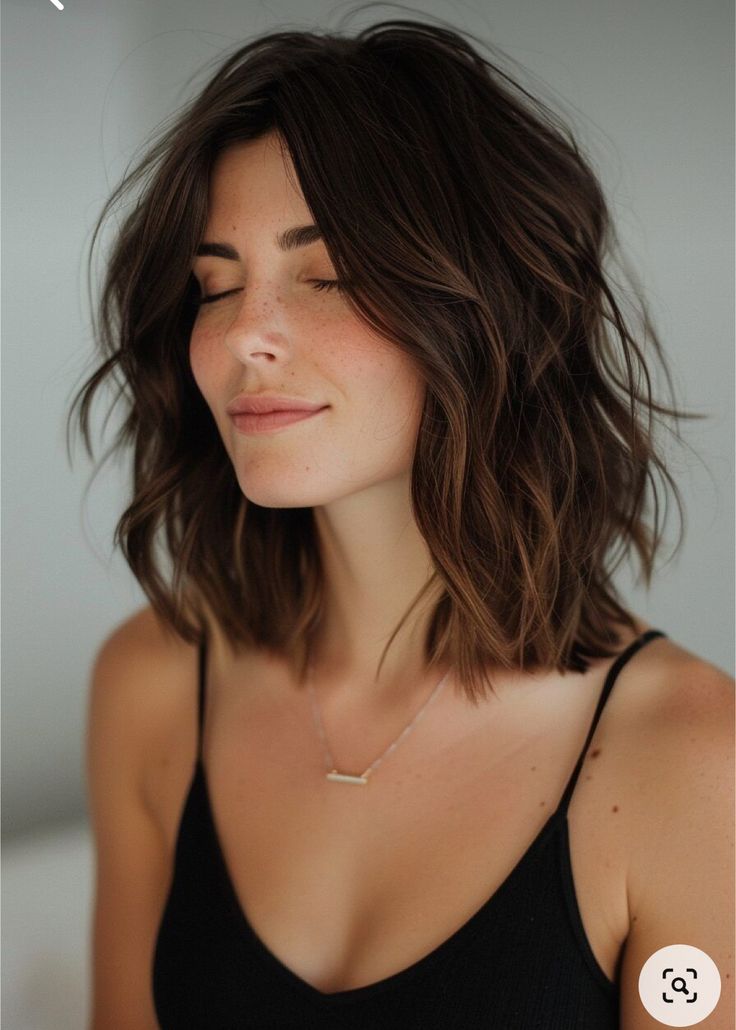 Medium Length Hair With Layers Low Maintenance, Medium Side Part Haircut, Mid Length Hair 2024 Trends, Shoulder Length Hair With Layers Over 50, Low Maintenance Medium Length Haircut, Short To Mid Length Haircuts, Medium Length Haircut Low Maintenance, Mid Hair, Haircuts Trending