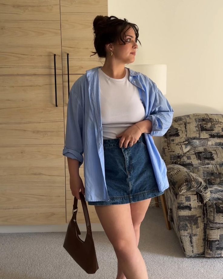 Midsize Everyday Outfits, Summer Outfit Ideas Midsize, Short Midsize Fashion, Midsize European Summer Outfits, Spring Outfits 2024 Midsize, Outfit Inspirations Midsize, Fashion Midsize Women, Size 12 Summer Outfits, Midsize Outfits Summer 2024