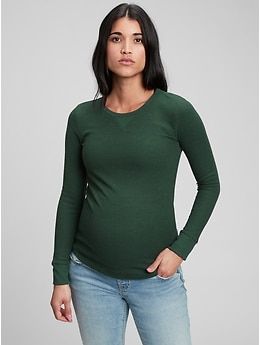 Soft waffle-knit maternity T-shirt.  Long sleeves.  Crewneck.  Curved hem.  Please note: Maternity styles cannot be returned in store.  Please enjoy free returns by mail.  #775982 Choose your maternity Gap Tops For Everyday Fall Wear, Gap Everyday Tops For Fall, Everyday Gap Tops For Fall, Gap Everyday Fall Tops, Gap Crew Neck Tops For Fall, Green Waffle Knit Crew Neck Top, Gap Cotton Tops For Layering, Casual Gap Tops For Layering, Casual Layering Tops By Gap