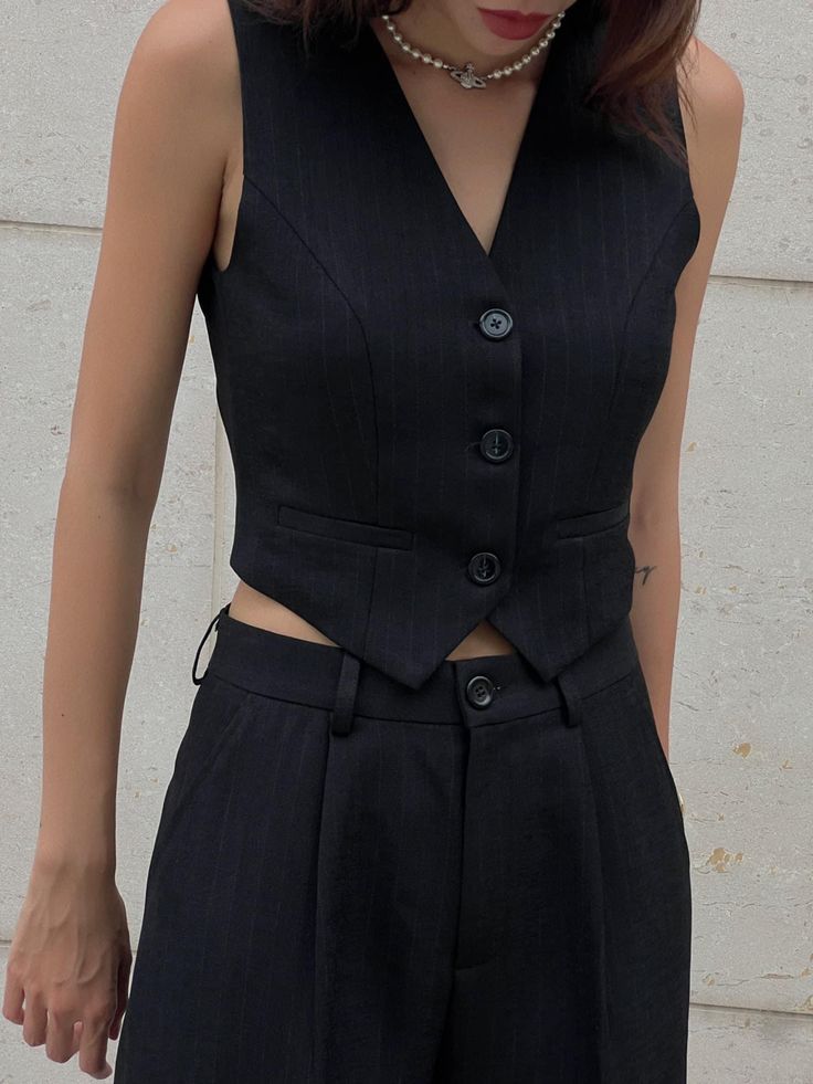 Suit Vest For Women, Vest Top Outfits, All Black Outfit Casual, Black Vest Outfit, Vest Outfit Women, Summer 2 Piece Outfits, Waistcoat Outfit, Women Waistcoat, Vest Outfits For Women