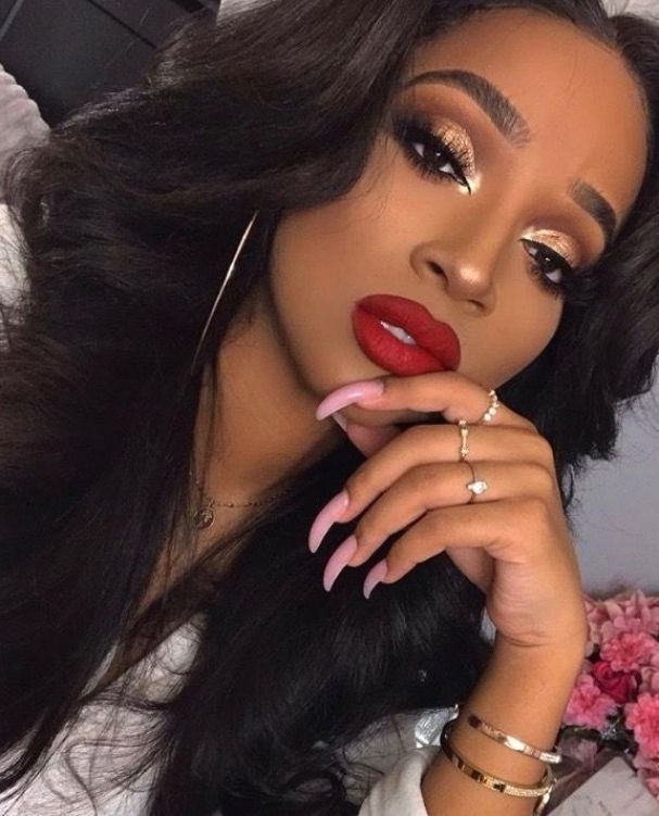 Red Lipstick Makeup Looks, Red Makeup Looks, Birthday Makeup Looks, Red Lips Makeup Look, Make Up Gold, Black Red Hair, Gold Makeup Looks, Red Lipstick Makeup, Makeup For Black Skin