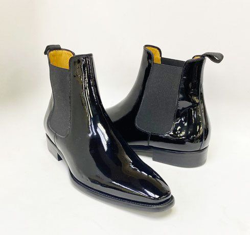 Style: Mezlan Patent Leather Chelsea Boot Black This Handsome Boot from the Mezlan collection in Elegant Patent Leather features a Double Gore for easy on/off, soft Calfskin lining, a clean welt, their injected memory foam cushioned insole and a full Leather Sole! Handmade in Spain. MORE SIZES ARRIVING SOON! Luxury Black Formal Boots, Cordovan Shoes, Tuxedo Shoes, Shoe Horn, Shoe Tree, Black Chelsea Boots, Leather Chelsea Boots, Horse Hair, Chelsea Boot