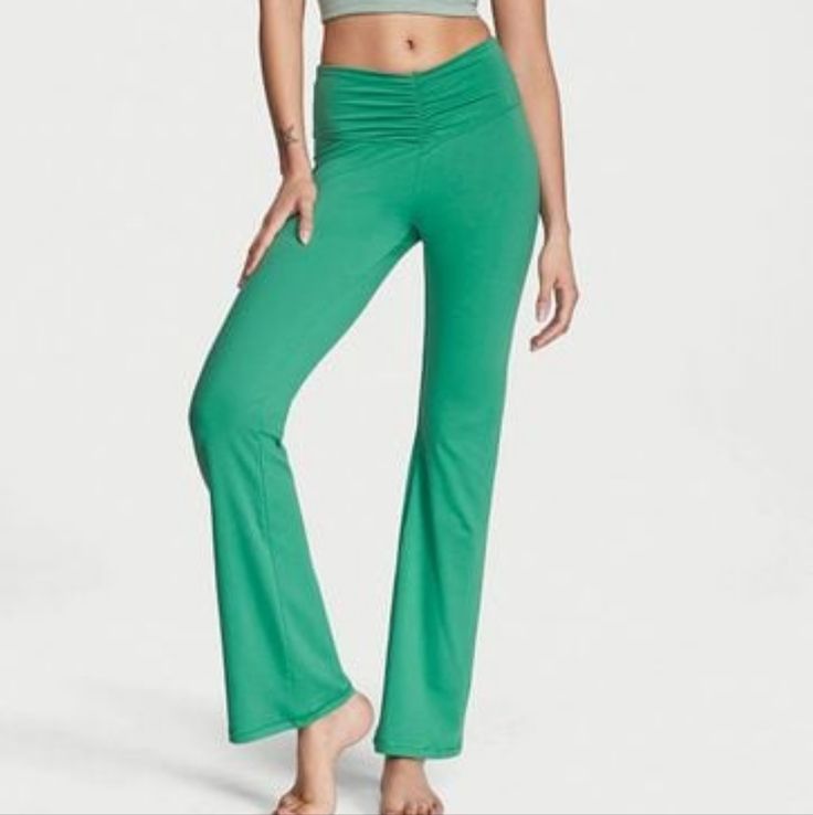 New Size Medium Green Stretch Pants For Loungewear, Stretch Green Pants For Loungewear, Fitted Green Yoga Pants, Green Stretch Bottoms For Loungewear, Stretch Green Bottoms For Loungewear, Spring Loungewear Pants By Victoria's Secret, Victoria's Secret Loungewear Pants For Spring, Victoria's Secret Spring Loungewear Pants, Victoria's Secret Stretch Pants For Loungewear