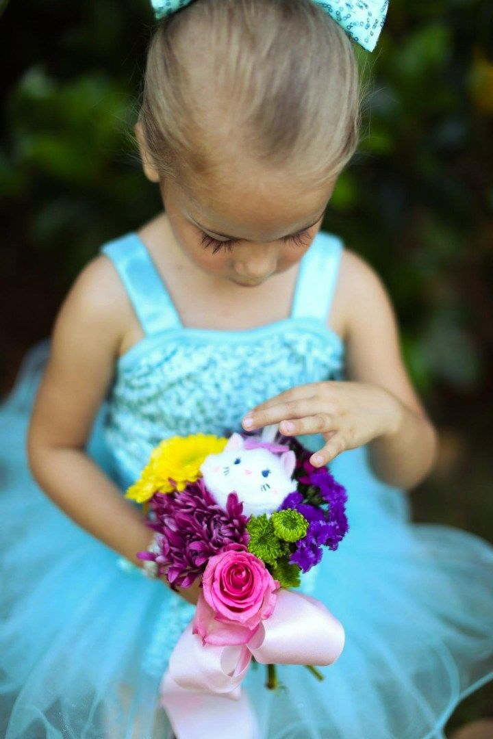 Easy DIY Tsum Tsum Recital Bouquet - Dixie Delights Recital Flowers For Dancers, Dance Recital Flower Bouquet Ideas, Ballet Recital Flower Bouquet, Dance Recital Bouquets, Dance Recital Flowers Bouquets, Flowers For Dance Recital, Recital Bouquet Ideas, Dance Recital Bouquet Ideas, Kids Flower Bouquet