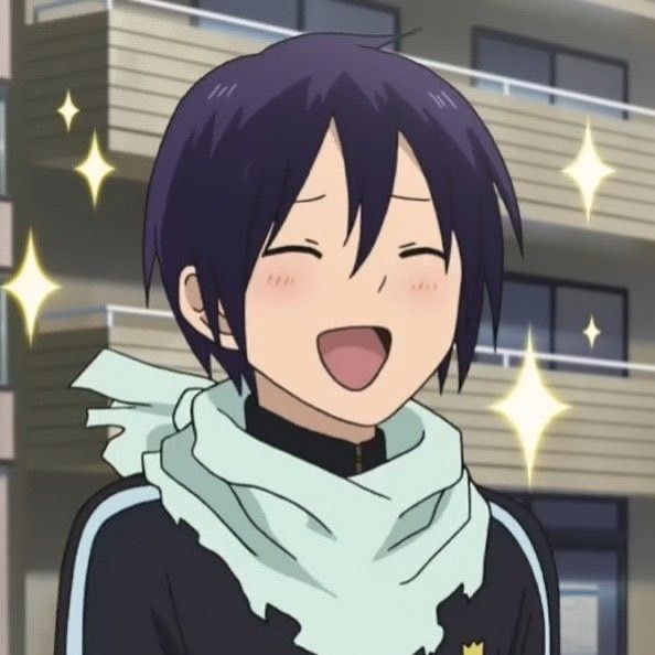 an anime character with purple hair and black eyes is making a funny face while standing in front of a building