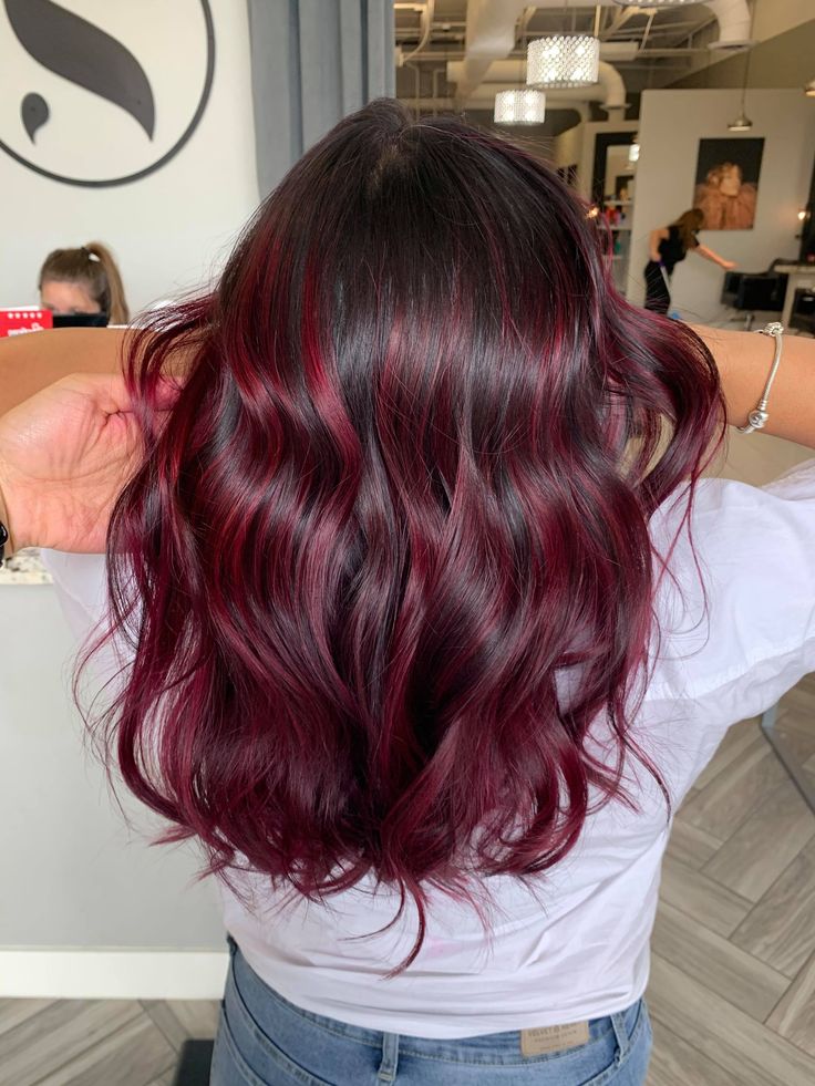 Red Color Ideas For Brunettes, Red Hairlights Hair, Fall Hair Dark Red, Red Hair Color On Dark Hair, Wine Hair Color With Money Piece, Red Burgandy Hair Balayage, Burgundy Ombré Hair, Berry Balayage Hair, Balayage Brunette To Red