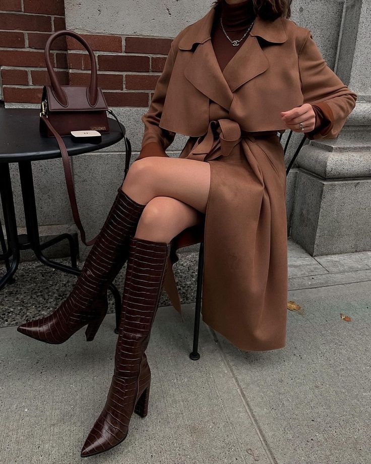 Brown Bag Outfits 25 Tips On How to Wear a Brown Bag Brown Outfit, Smart Casual Outfit, Outfit Trends, Grunge Style, 가을 패션, Outfit Inspo Fall, Brown Fashion, Winter Fashion Outfits, Looks Vintage