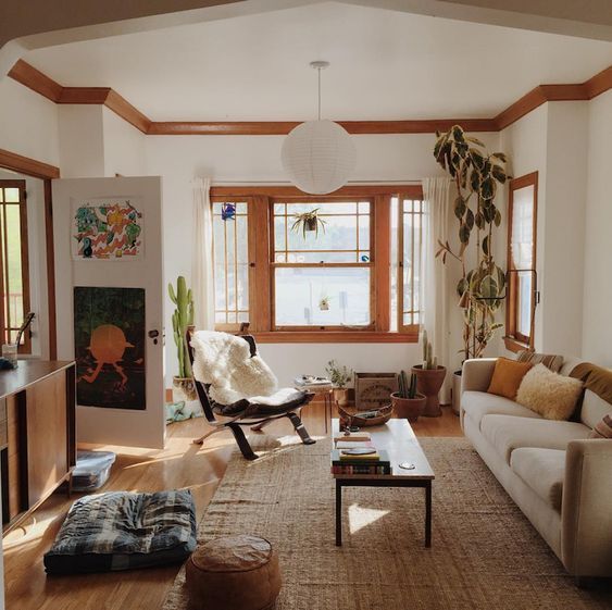 the living room is clean and ready for guests to come home with their belongings in