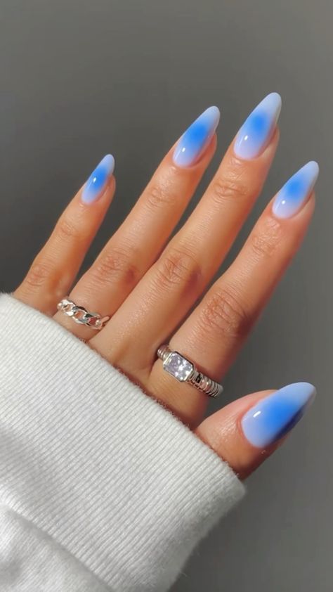 Cute Nail Designs Ombre, Blue Aroura Nails, Cute Nail Inspo 2024, Light Blue Airbrush Nails, Blue Gradient Nails Acrylic, Nail Inspo Aura Nails, Summer Nails Inspo 2024 Blue, Blue And Orange Aura Nails, Blue Aura Nails Almond