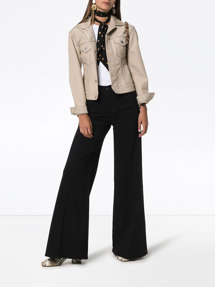 FRAME Le Palazzo wide-leg jeans SS20 | Farfetch.com Black Jeans Flare, Jeans Business Casual, Wide Leg Outfit, Black Flared Jeans, Wardrobe Challenge, Palazzo Jeans, Pant Outfits, Wide Leg Jeans Outfit, I Fall To Pieces