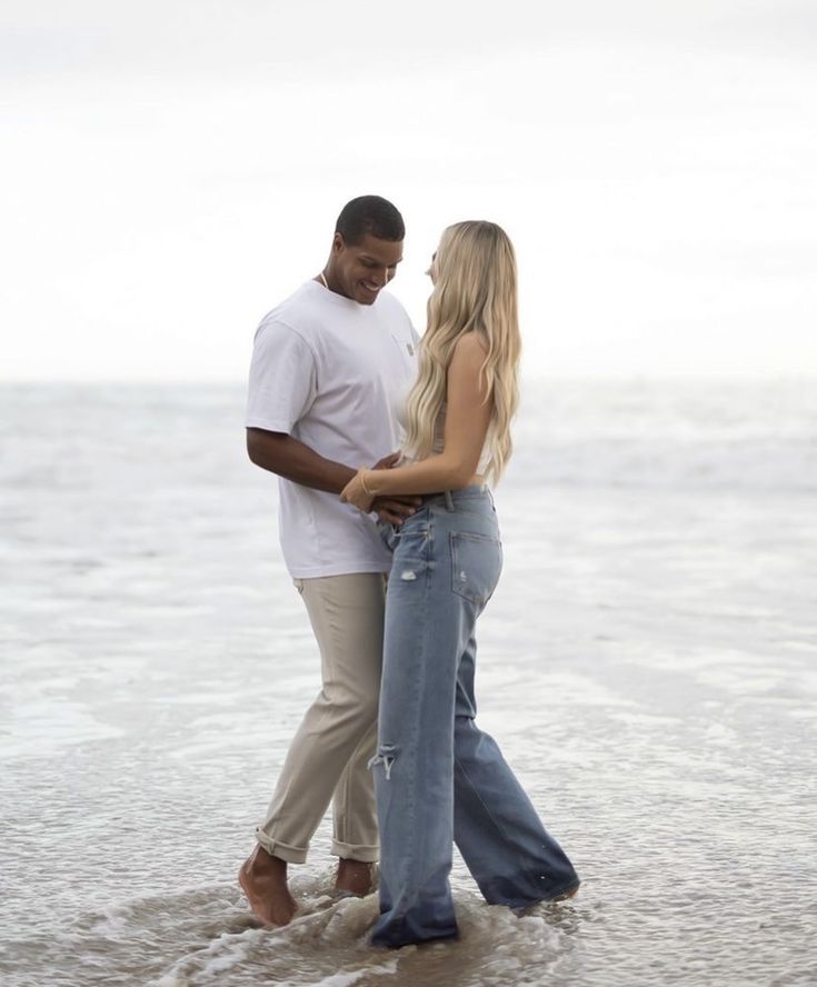 Allison Kuch, Pregnant Outfit, Pregnancy Photography, Beach Maternity, Pregnancy Outfits, Outfit Aesthetic, Maternity Photos, Pregnancy Photos, Outfits Aesthetic