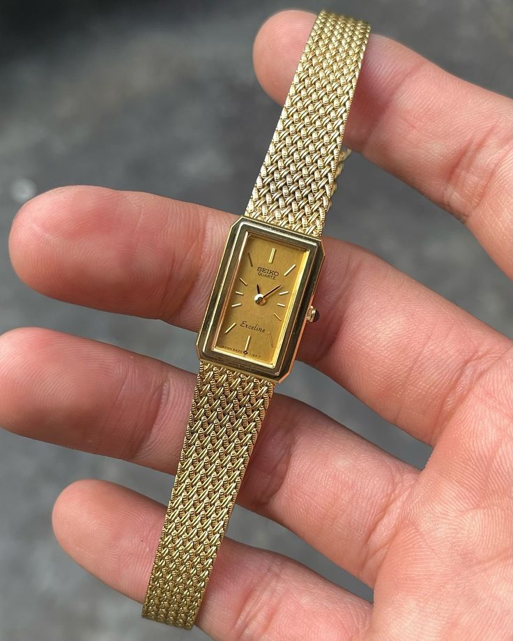 Square Watch Women, Vintage Seiko Watches, Seiko Vintage, Timeless Watches, Pretty Jewelry Necklaces, Professional Outfits Women, Fire Hazard, Watches Unique, Seiko Watches