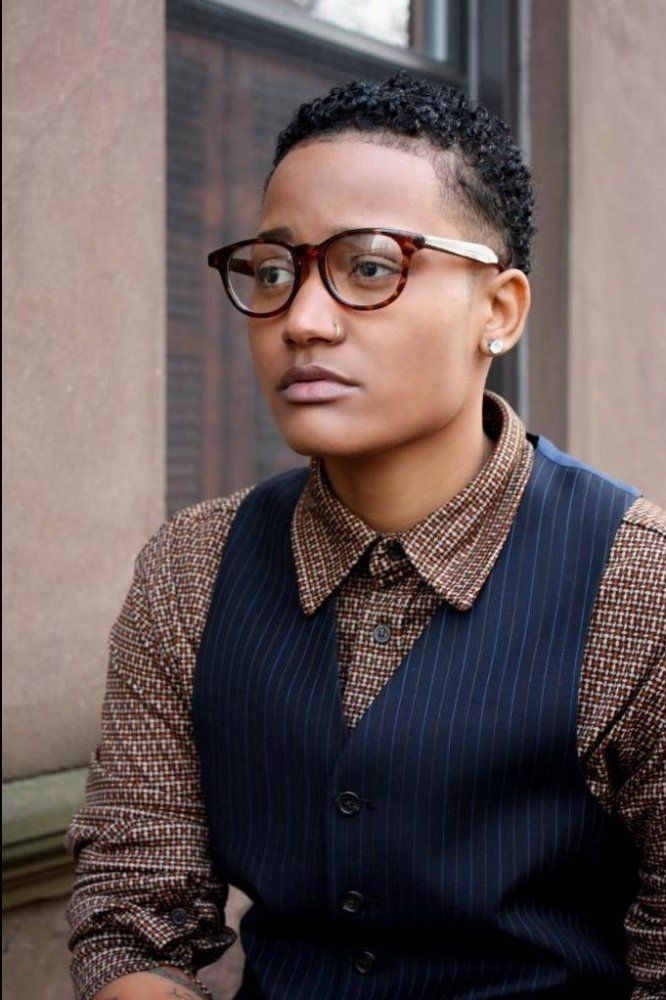 Masculine Fashion For Women, Autumn Menswear, Mode Queer, Lesbian Haircut, Style Androgyne, Butch Fashion, Tomboy Stil, Androgynous Haircut, Masculine Clothing