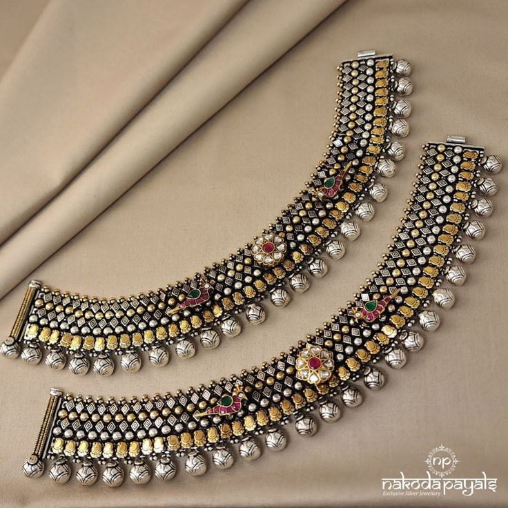 Payal Designs Silver For Bride Antique, Unique Payal Design, Payal Designs Silver For Bride, Kundan Payal, Antique Silver Anklet, Payal Silver, Bridal Payal, Payal Design, Payal Designs Silver