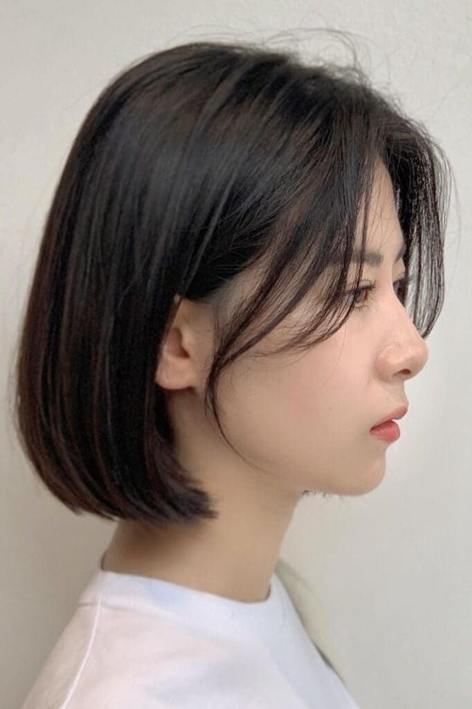 Layered Bob With Volumes Short Haircut Women With Curtain Bangs, Short Hairstyle Women Without Bangs, Short Hair With Curtain Bangs Korean, Curtain Bangs Bob Hair, Korean Short Haircut For Women, Short Hairstyle Women With Curtain Bangs, Korean Curtain Bangs Short Hair, Curtain Bangs With Bob, Short Hairstyle Women Curtain Bangs