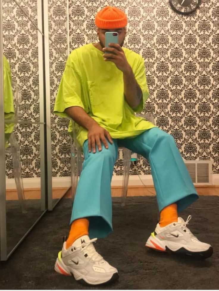 Neon Color Outfits Men, Neon Outfit Ideas Men, Neon Mens Fashion, Colorful Mens Fashion Casual, Lime Green Mens Outfit, Men Neon Outfit, Colorful Streetwear Men, Neon Party Outfits Men, Dark Academia Mens Outfits