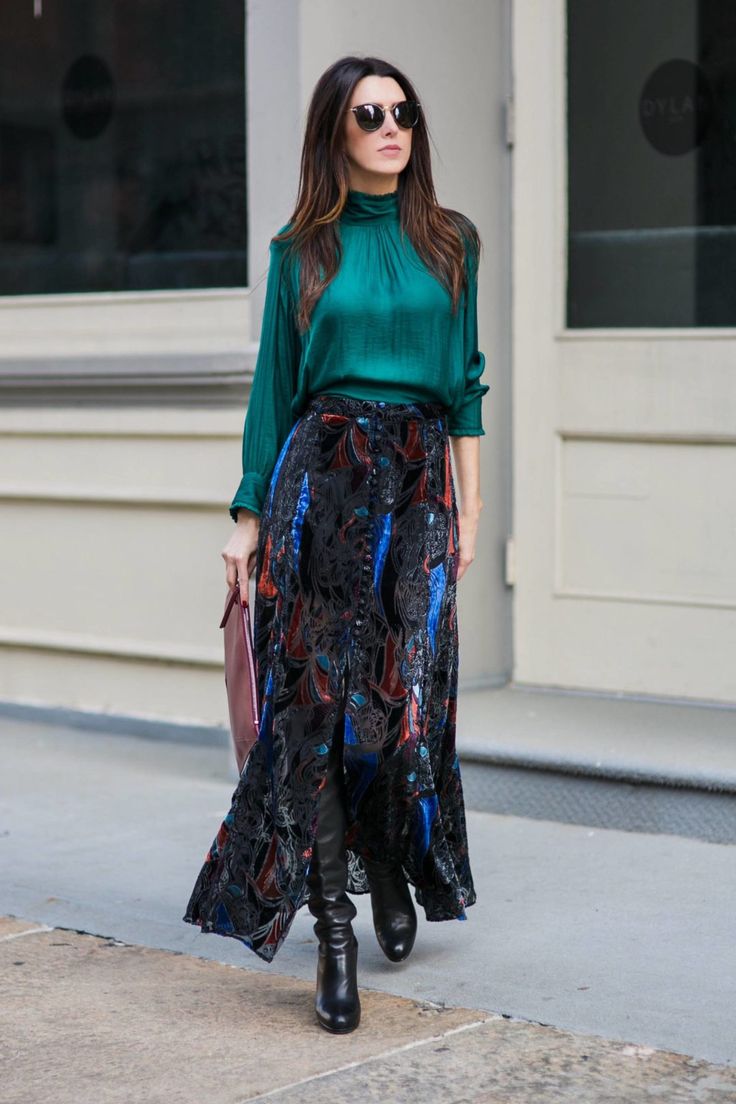 Jewel Tones Fashion, Chunky Sweaters, Look Office, Teal Blouse, Style Mistakes, Jewel Tones, Outfit Details, Stuart Weitzman, Classy Outfits