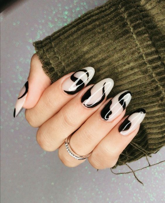 Fall Manicures, Viral Nails, Island Nails, Two Tone Nails, Purple Chrome Nails, Hottest Nail Trends, App Inspiration, Holloween Nails, Fall Manicure