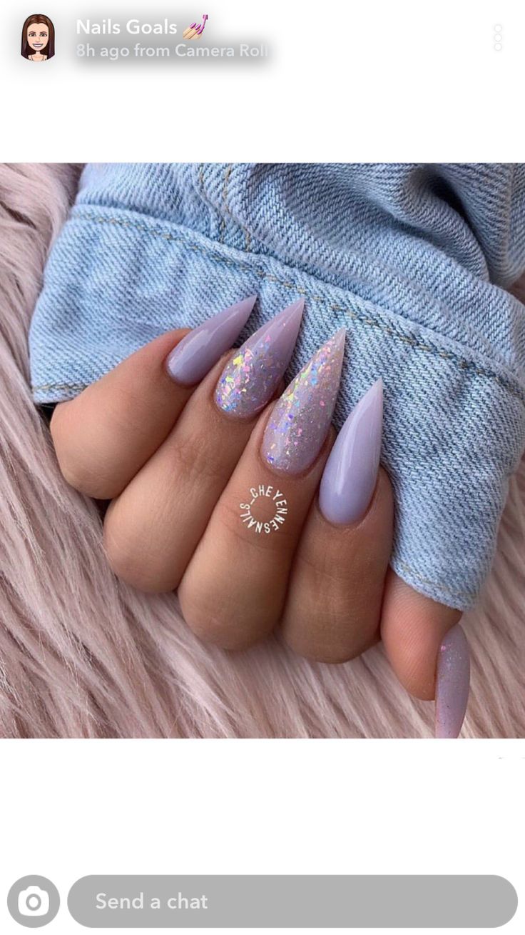 Purple Stiletto Nails, Lilac Nails Design, Nail Art Paillette, Shiny Nails Designs, Stilleto Nails Designs, Stiletto Nails Short, Lilac Nails, Lavender Nails, Stiletto Nails Designs