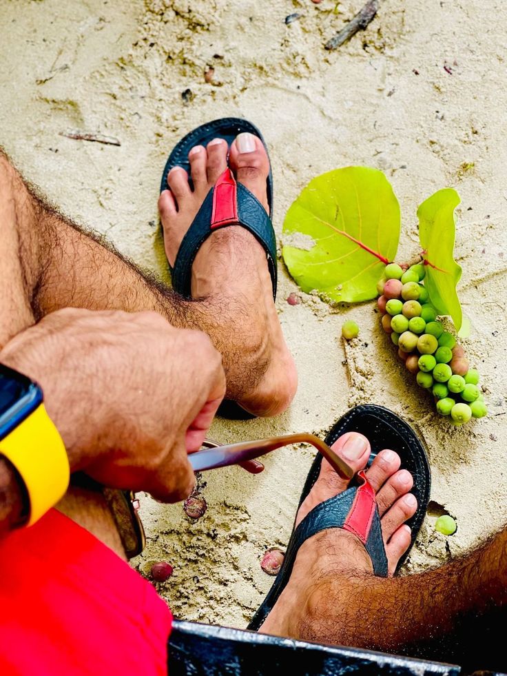 Mens Handcrafted leather sandal in black leather and red stripe. Mens Sandals Fashion, Birthday Bbq, Rainbow Sandals, Casual Menswear, Brown Sandals, Red Stripe, Handcrafted Leather, Street Casual, The Vibe