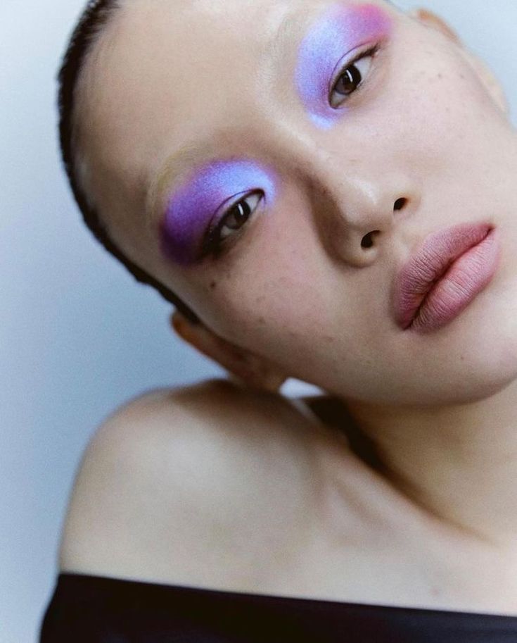 Porcelain Skin Makeup, Skin Tone Makeup, Sora Choi, Makeup Editorial, Crazy Color, Spring Inspo, Unique Makeup, Eye Makeup Designs, Dewy Skin