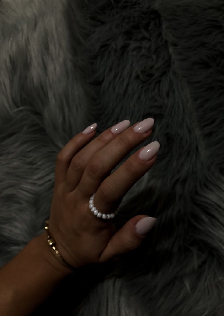 Nail Colors With Black Dress, Nails For A Black Dress Classy, Milky Neutral Nails, Cream Nails Designs Classy, Nails For A Black Dress Prom, Medium Length Oval Nails, Nails With A Black Dress, Engagement Photoshoot Nails, Prom Nails Black Dress