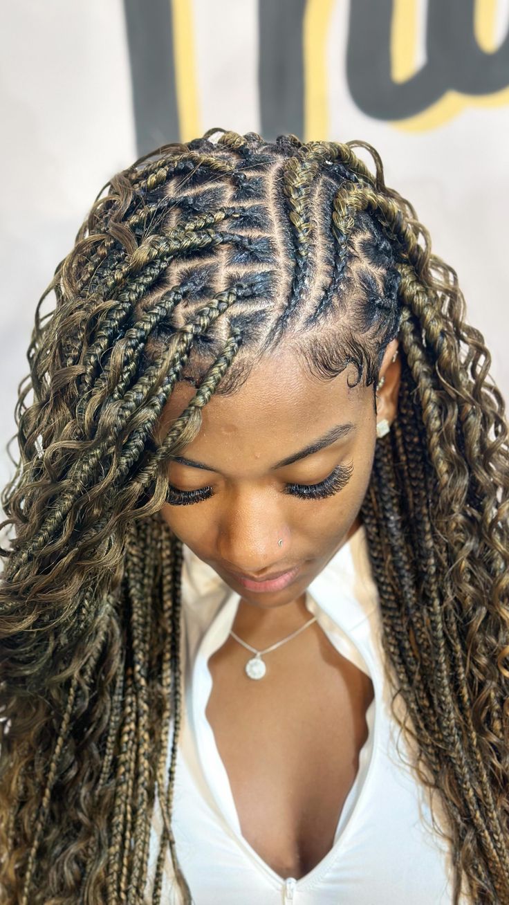 Instagram Retro Braids Black Women, 2024 Braided Hairstyles, Lemonade Fulani Twist, Fulani Braids Blonde, Blonde Fulani Braids, Birthday Braids, Jumbo Box Braids Styles, Carnival Hairstyles, Latest Hair Braids