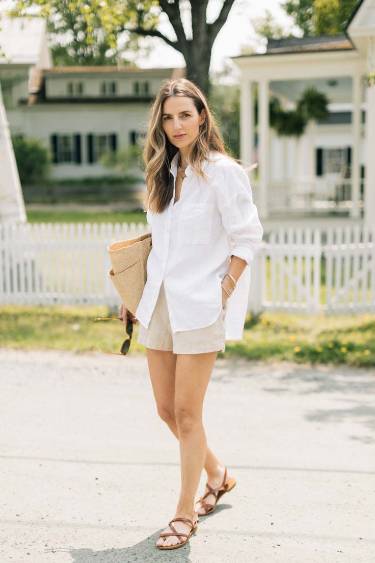 Linen Shorts Outfit, Linen Summer Outfits, Linen Shirt Outfit, White Shorts Outfit, Linen Pants Outfit, Linen Shirts Women, Summer Outfits For Moms, Shorts Outfits Women, Summer Shorts Outfits