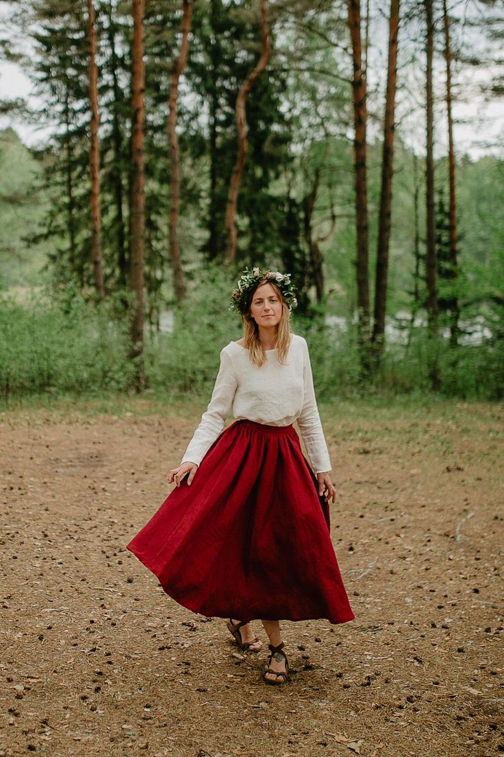 Prague Skirt Wide Linen Skirt Bridesmaid's Skirt - Etsy Romantic Skirt, Bridesmaid Skirts, White Linen Top, Skirt Linen, Linen Top Women, Wedding Skirt, Linen Clothing, Red Skirts, Fall Skirts