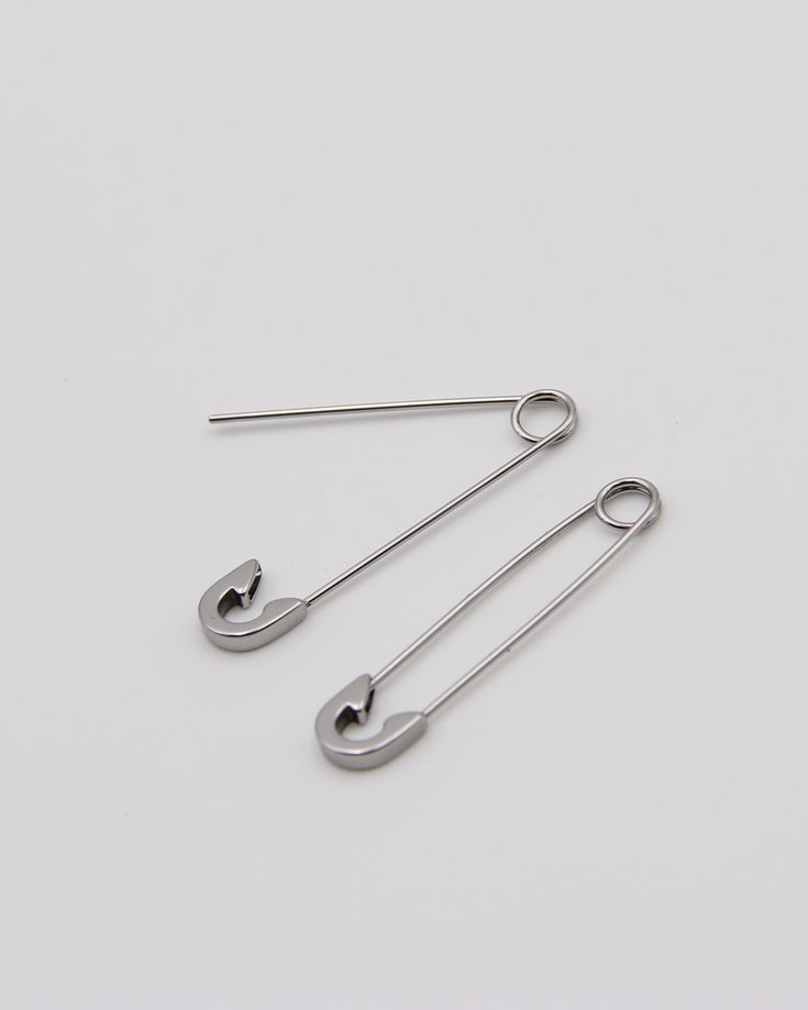 Stainless steel Hypoallergenic 1 pair (2 earrings)