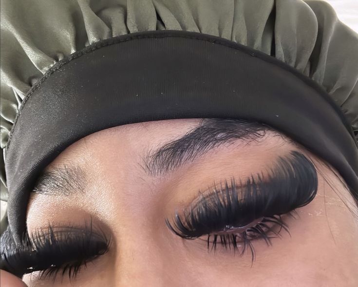 Dramatic Lashes With Bottoms, Messy Lash Extensions, Freestyle Lash Extensions, Indivual Lashes, Mega Volume Lash Extensions Styles, Dramatic Lash Extensions, Clusters Lashes, Mega Volume Lash Extensions, Lash Ideas