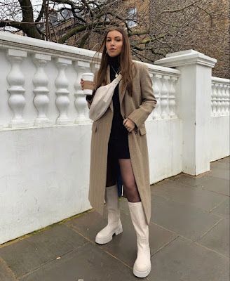 Trendy Beige Winter Boots, Chunky Boots Beige, Botas Beige Outfit, Oslo Outfit, Trendy Outfits 2022, White Chunky Boots, Beige Boots Outfit, Platform Boots Outfit, White Knee High Boots