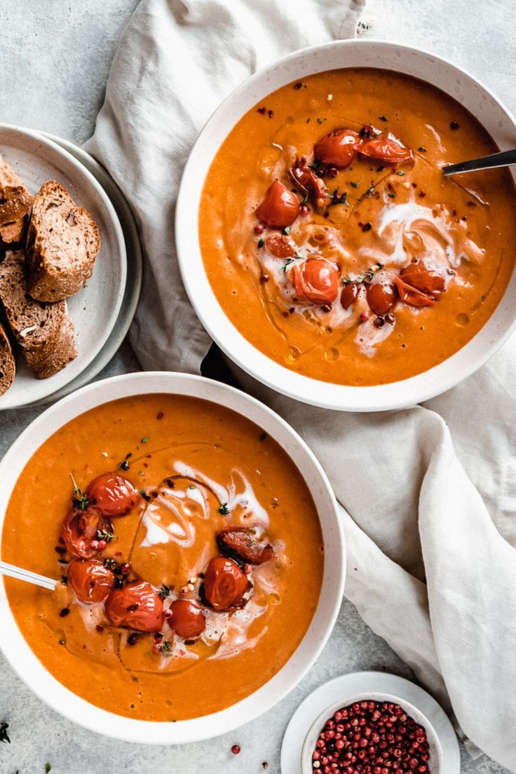 Creamy Tomato Soup | Wholefood Soulfood Kitchen Tomato Soup Food Photography, Tomato Soup Photography, Tomato Soup With Canned Tomatoes, Vegan Tomato Soup Recipe, Quick Tomato Soup, Zucchini In The Oven, Vegan Tomato Soup, Tomato Soup Recipe, Vegetarian Soup Recipes