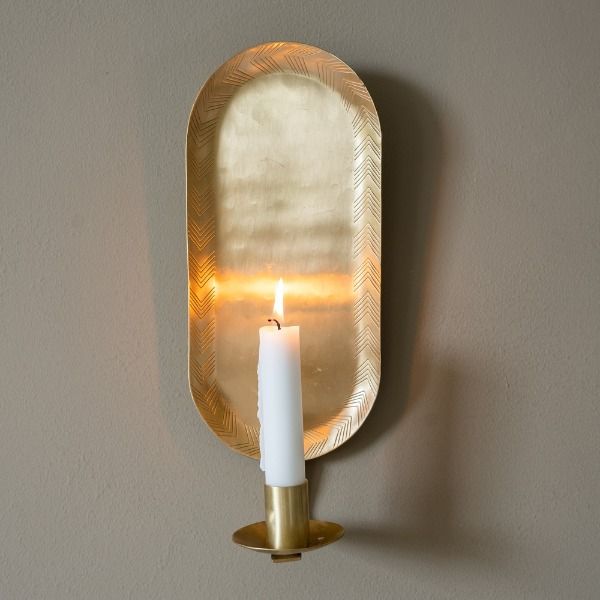 A gorgeous brass wall sconce. Easy to fit with a picture hook, a beautiful warm glow of light since the back plate is has a hammered finish. Candles On Wall, Candle On Wall, Wall Candle Holders Ideas, Candle Sconces Living Room Wall Decor, Sconces Vintage, Sconces Fireplace, Wall Hanging Candle Holders, Wall Candle Holder, Wall Mounted Candle Holders