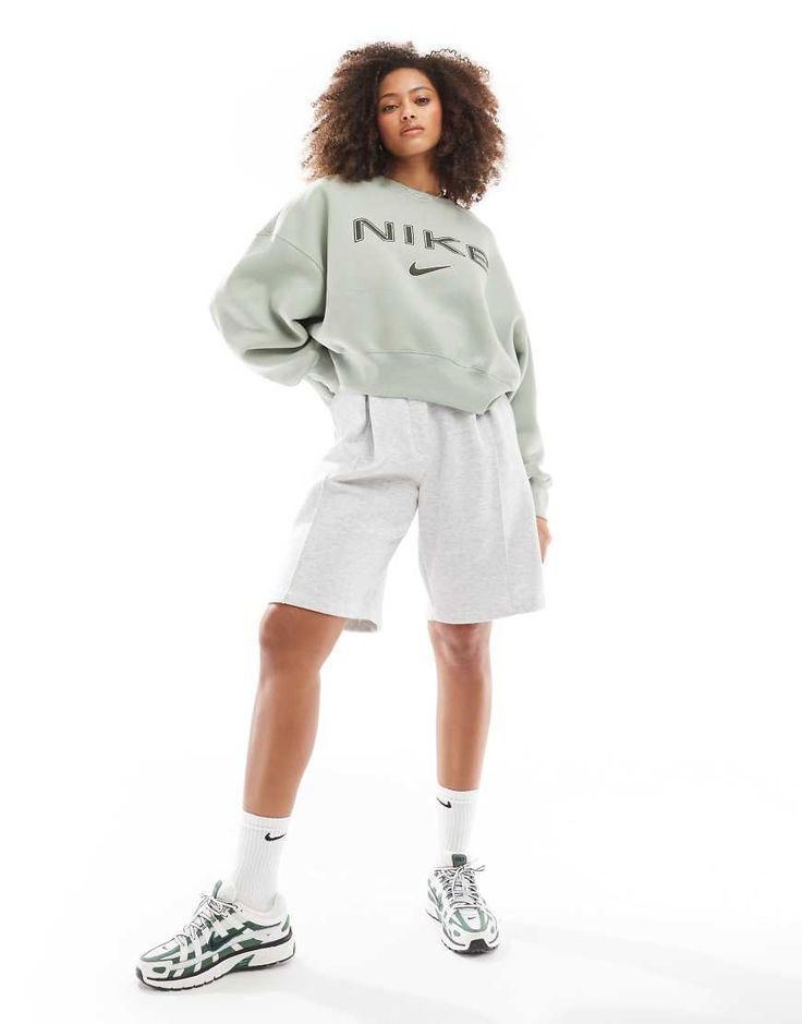 Sweatshirt by Nike Sweater weather Crew neck Long sleeves Nike print to chest Relaxed fit Nike Retro, Nike Sweater, Logo Sweatshirt, Wide Jeans, Retro Logo, Black Long Sleeve Dress, Jumpsuit Shorts Rompers, Long Black Dress, Satin Slip Dress