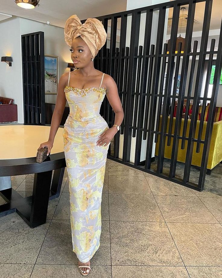 Brocade Dress Styles For Bridesmaid, Asoebi Styles Lace Traditional Weddings, Brocade Asoebi, Brocade Asoebi Styles, Naija Babe, Nigerian Wedding Guest, Ankara Prom Dress, Aso Ebi Style, Aso Ebi Lace