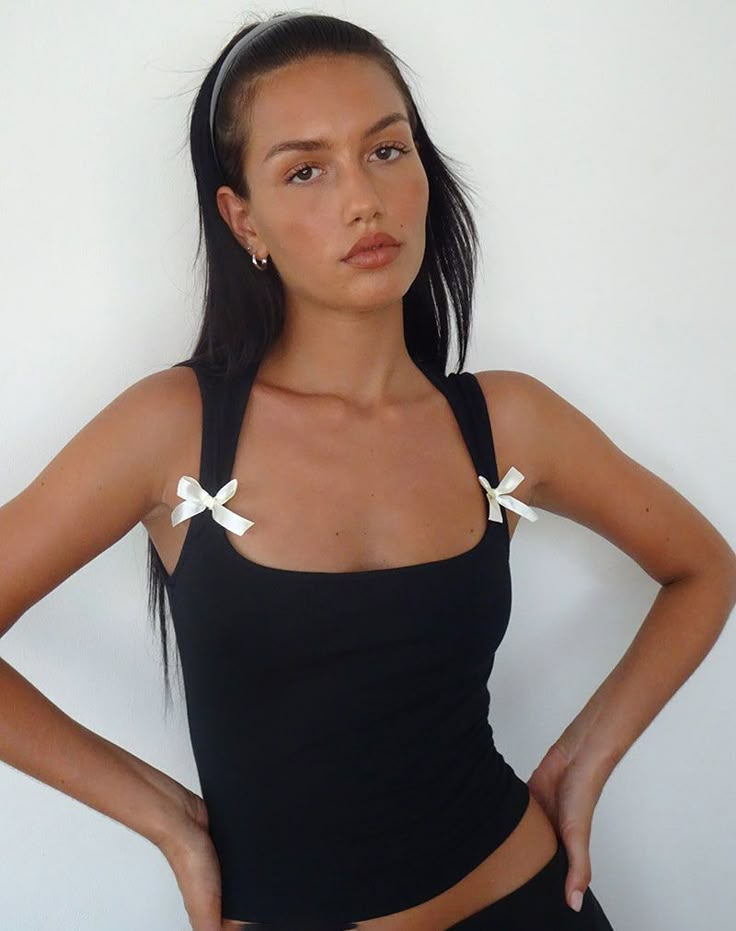 Jiniso Crop Top in Black with Ivory Bows Low Cut Crop Top, Strapless Tank Top, Middle Age Fashion, Womens Camisoles, Going Out Tops, Solid Clothes, Dark Fashion, Vintage Streetwear, Black Crop